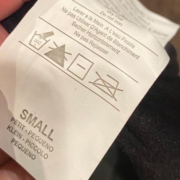 EUC Batman The dark knight Halloween Costume black Cape, 1 pc Suit, belt Boys S - Picture 2 of 2